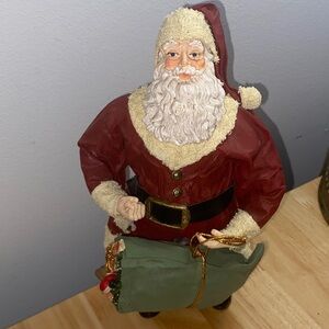 VTG Windsor Collection, Santa Clause figurine